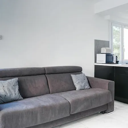 3 Rue Latour Maubourg 1 * Cannes